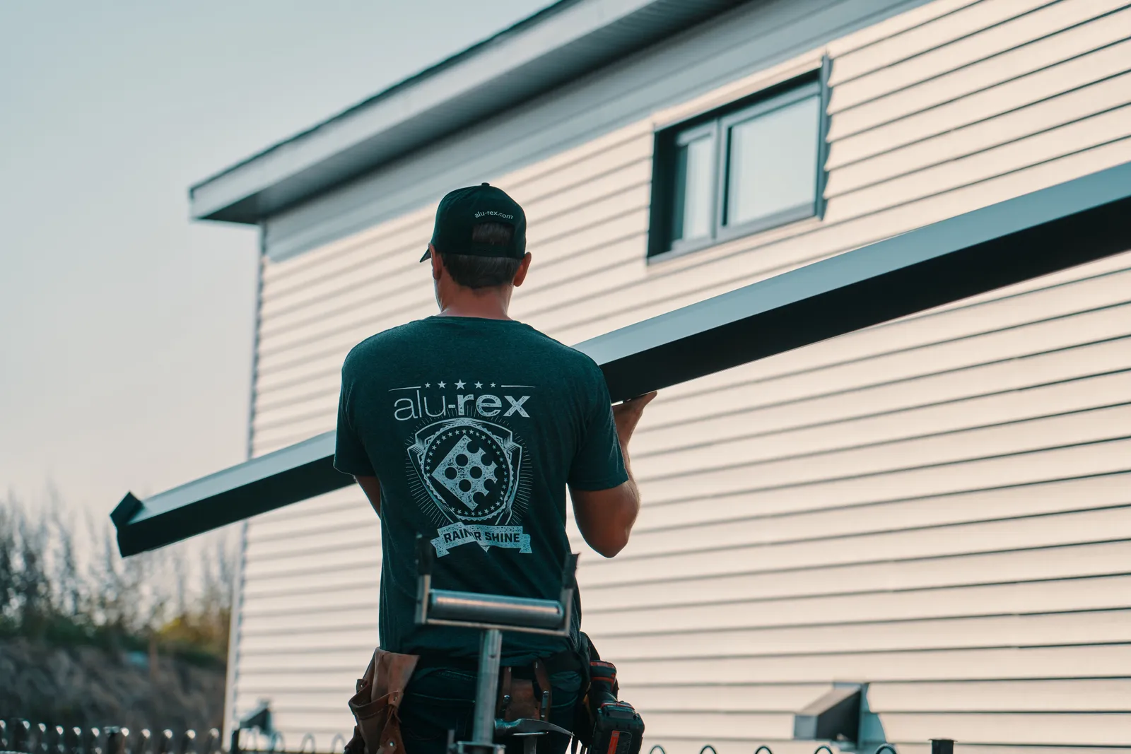 Seamless gutter run on a valley home — Hybreed Gutters, Castlegar BC